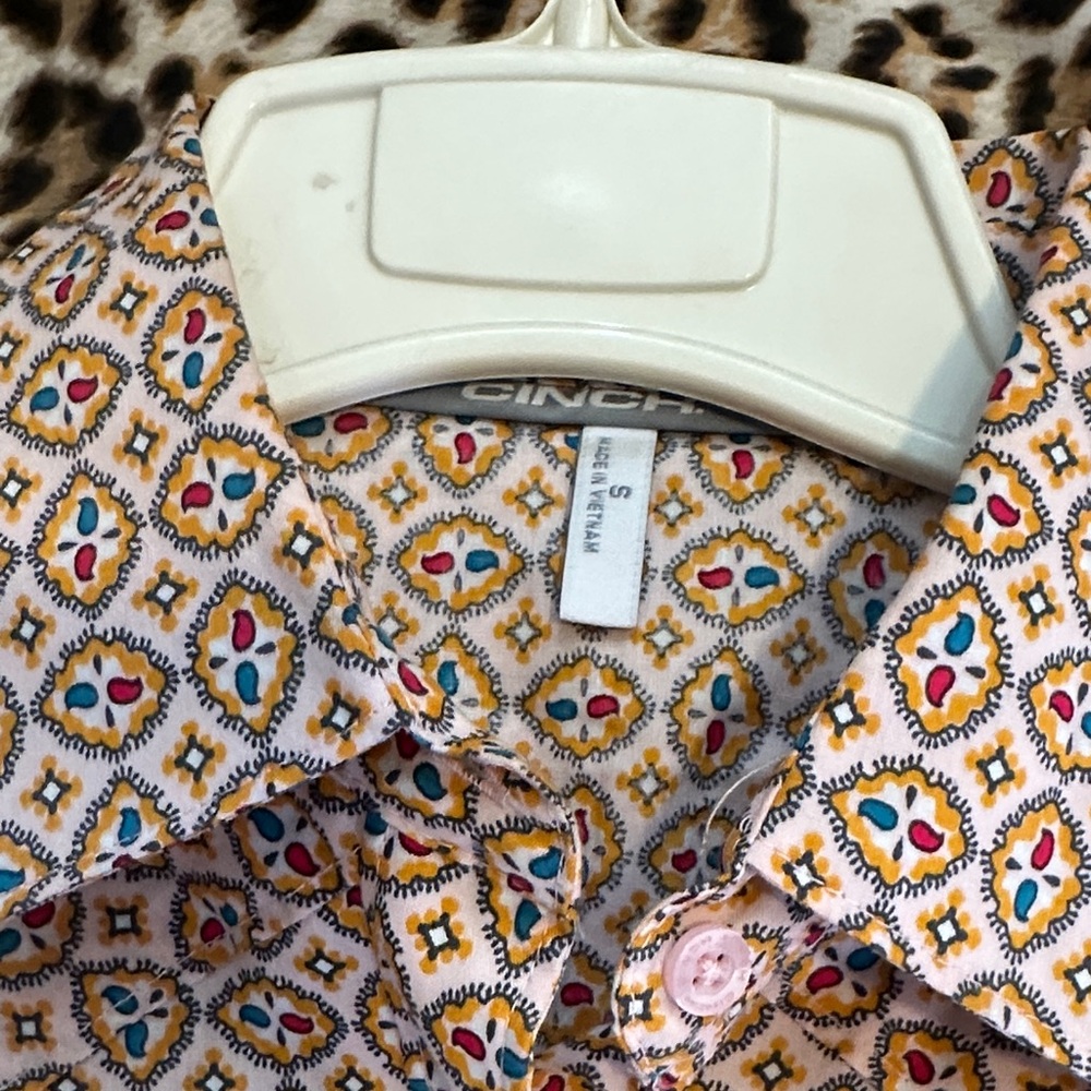 Cinch Women's Geometric Button Down Shirt - soft pink salmon with red and blue - Picture 4 of 6